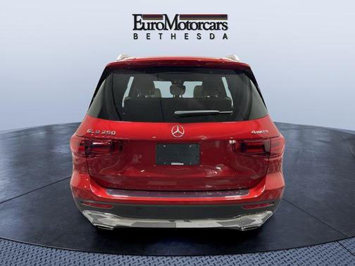 MANUFAKTUR Patagonia Red Metallic 2025 Mercedes-Benz GLB 250 4MATIC