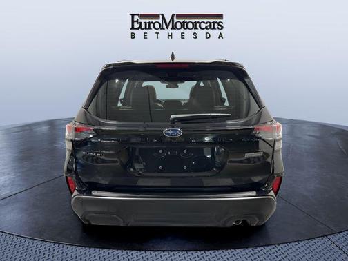 Crystal Black Silica 2025 Subaru Forester Hybrid Touring