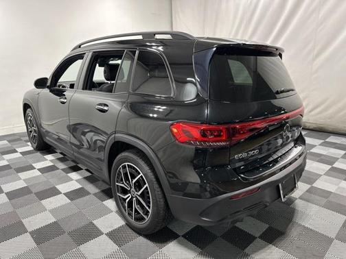 2022 Mercedes-Benz EQB 300 4MATIC