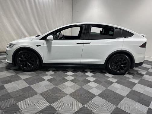 2023 Tesla Model X Standard Range