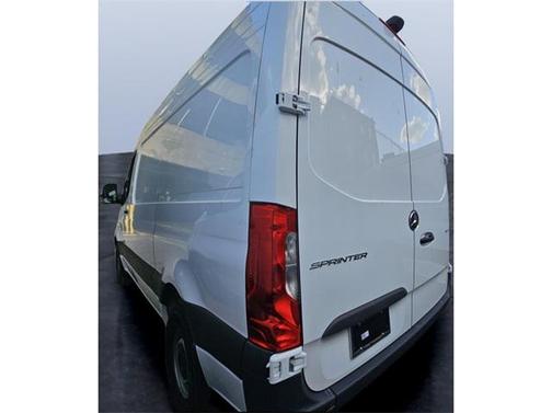 2025 Mercedes-Benz Sprinter 2500 Standard Roof