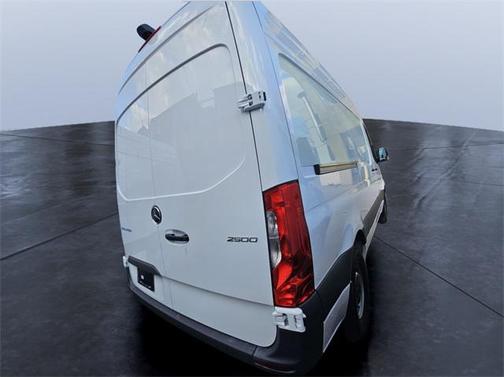 2025 Mercedes-Benz Sprinter 2500 Standard Roof