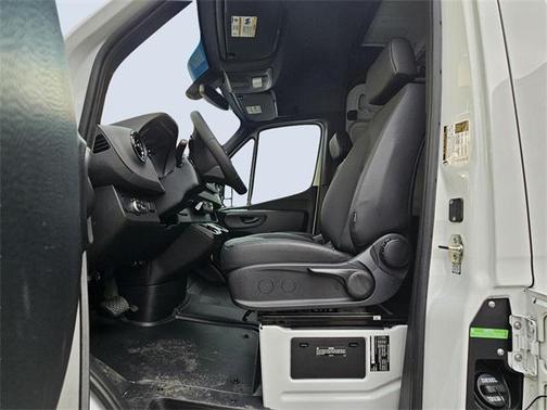 2025 Mercedes-Benz Sprinter 2500 Standard Roof