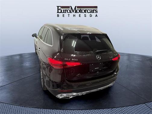 2025 Mercedes-Benz GLC 300 4MATIC