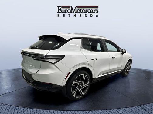 Summit White 2024 Chevrolet Equinox EV 3LT