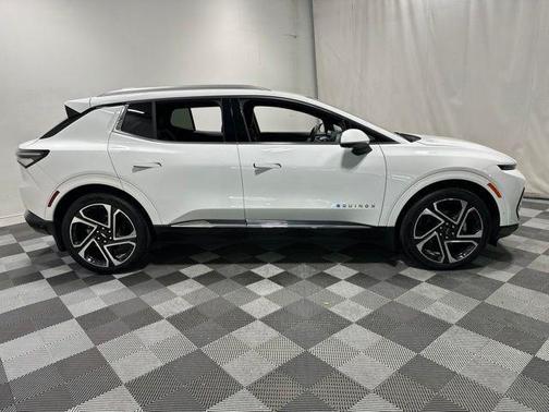 Summit White 2024 Chevrolet Equinox EV 3LT