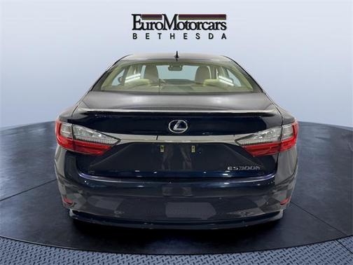 2016 Lexus ES 300h Base