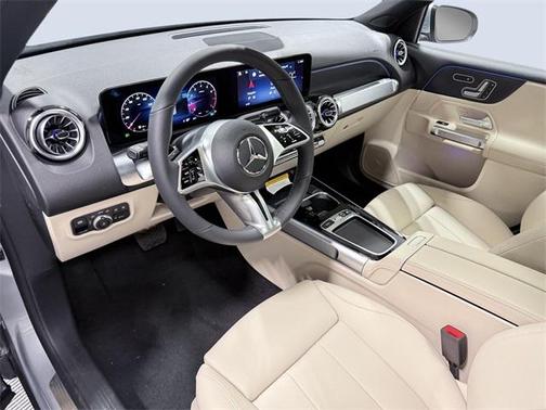 2025 Mercedes-Benz GLB 250 4MATIC