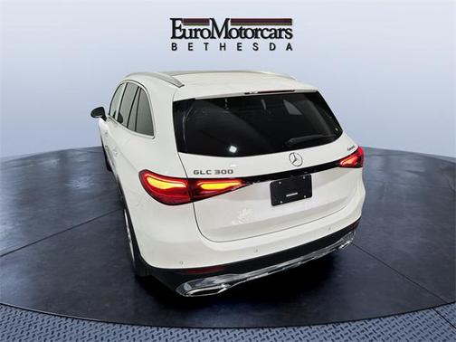2025 Mercedes-Benz GLC 300 4MATIC