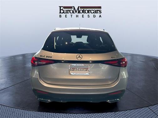 2025 Mercedes-Benz GLC 300 4MATIC