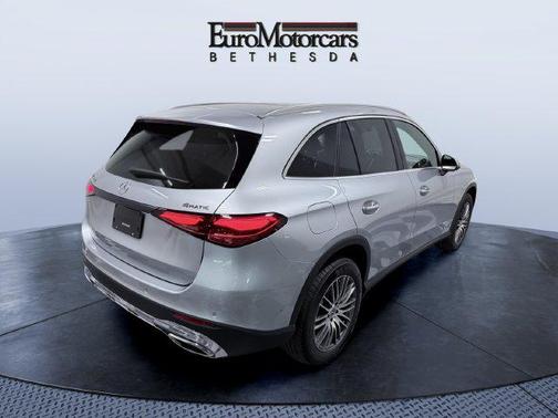 Cirrus Silver Metallic 2027 Mercedes-Benz GLC 300 4MATIC