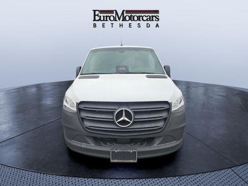 Arctic White 2026 Mercedes-Benz Sprinter 2500 Cargo 144 WB