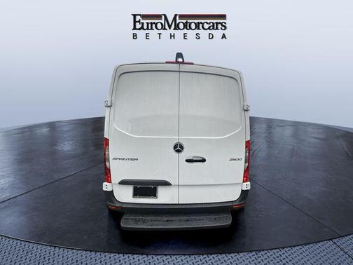 Arctic White 2026 Mercedes-Benz Sprinter 2500 Cargo 144 WB