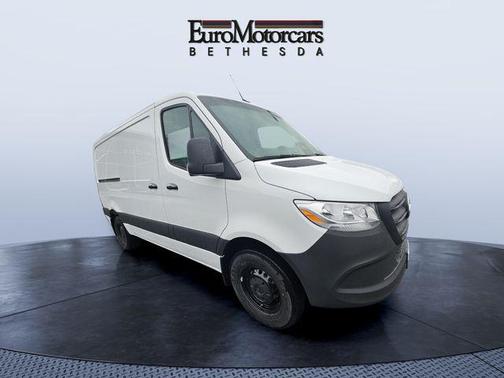 Arctic White 2026 Mercedes-Benz Sprinter 2500 Cargo 144 WB