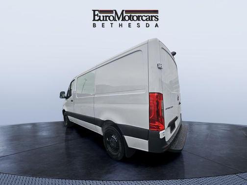 Arctic White 2026 Mercedes-Benz Sprinter 2500 Cargo 144 WB