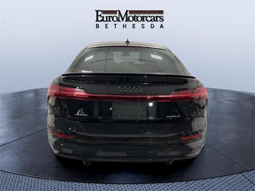 2023 Audi e-tron Sportback S line Premium