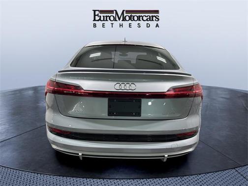 2022 Audi e-tron Sportback S line Premium