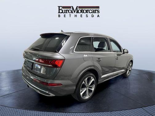 2020 Audi Q7 55 Premium Plus