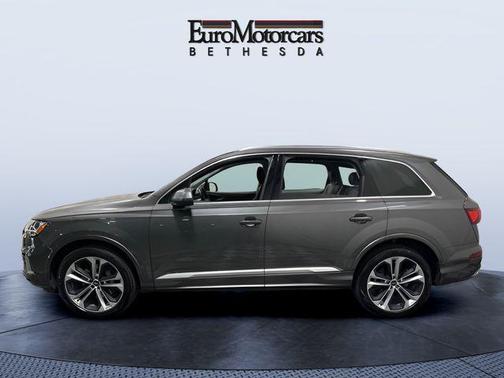 2020 Audi Q7 55 Premium Plus