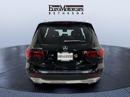 2025 Mercedes-Benz GLB 250 4MATIC