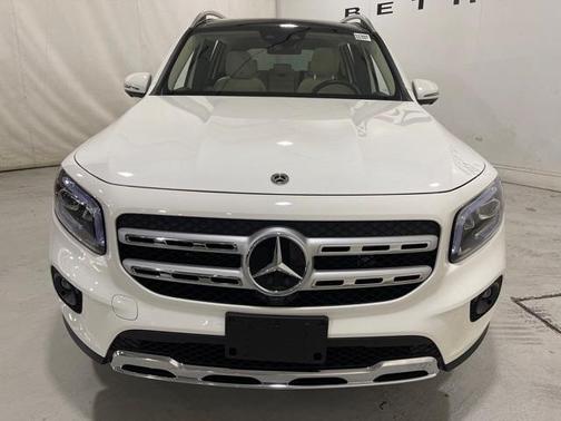 Photo 2 of 31 of 2021 Mercedes-Benz GLB 250 Base 4MATIC