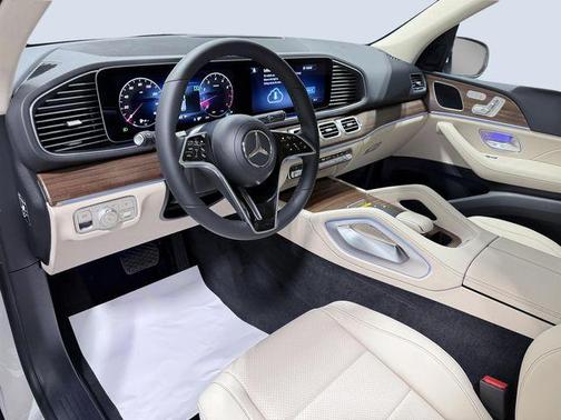 Moonlight White Metallic 2026 Mercedes-Benz GLE 350 4MATIC