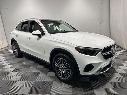 Polar White 2025 Mercedes-Benz GLC 300 4MATIC