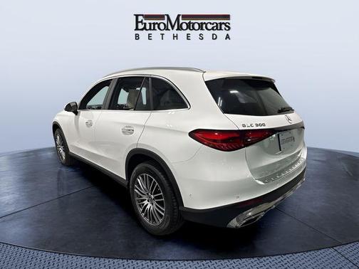 Polar White 2025 Mercedes-Benz GLC 300 4MATIC