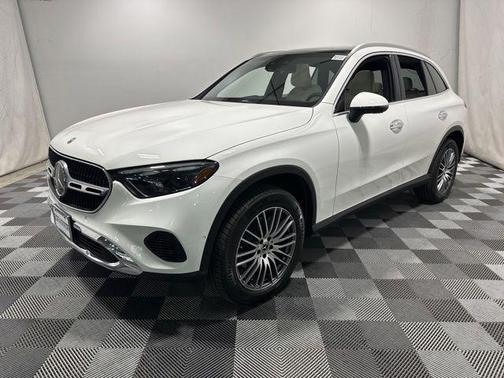 Polar White 2025 Mercedes-Benz GLC 300 4MATIC