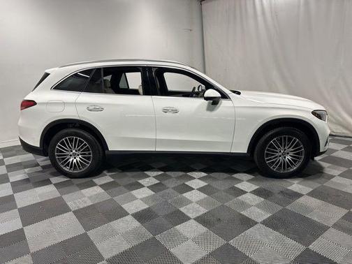Polar White 2025 Mercedes-Benz GLC 300 4MATIC