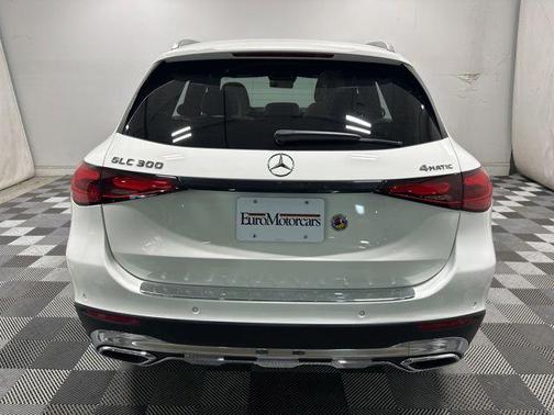 Polar White 2025 Mercedes-Benz GLC 300 4MATIC