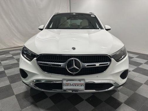 Polar White 2025 Mercedes-Benz GLC 300 4MATIC