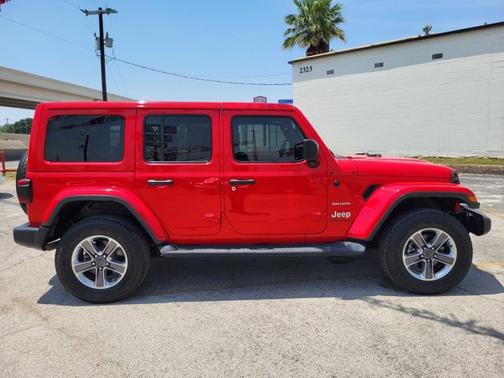 2021 Jeep Wrangler SAHARA