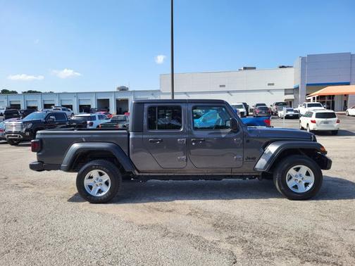 2023 Jeep Gladiator SPORT