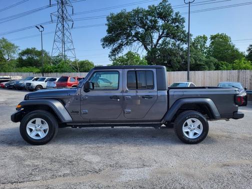 2023 Jeep Gladiator SPORT