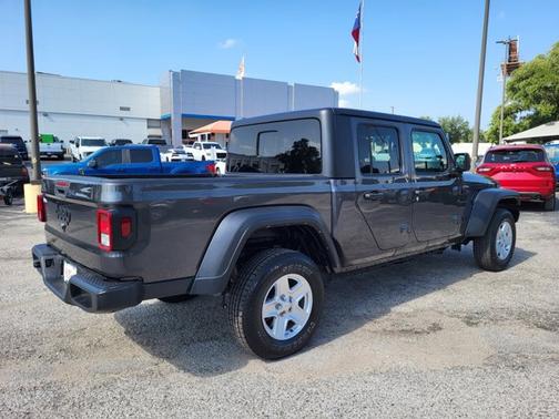 2023 Jeep Gladiator SPORT