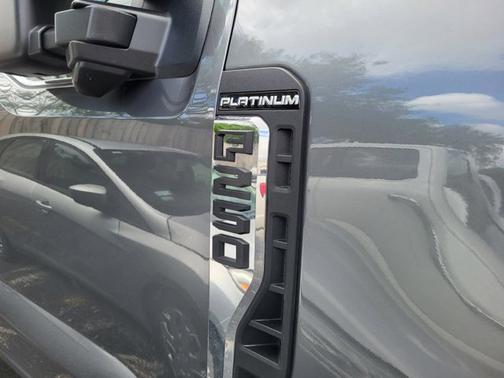 2024 Ford F-250 PLATINUM