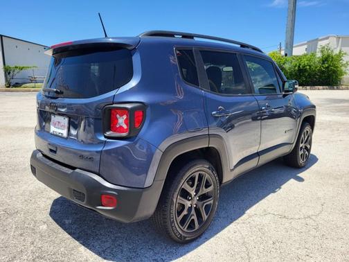 2022 Jeep Renegade LATITUDE