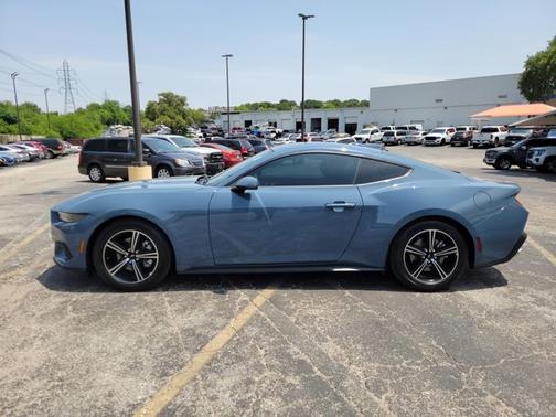 2025 Ford Mustang ECOBOOST
