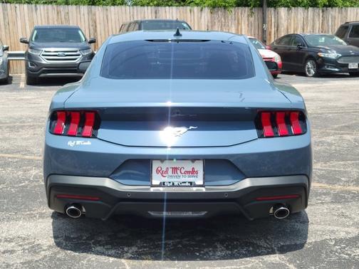 2025 Ford Mustang ECOBOOST