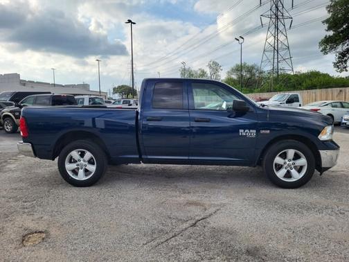 Patriot Blue Pearlcoat 2022 RAM 1500 Classic TRADESMAN