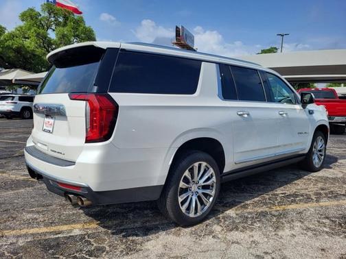 2022 GMC Yukon XL DENALI