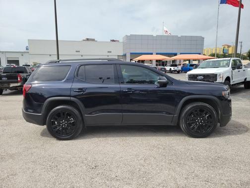 2022 GMC Acadia SLT
