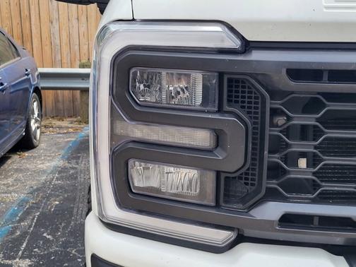 2023 Ford F-350 LARIAT SUPER DUTY