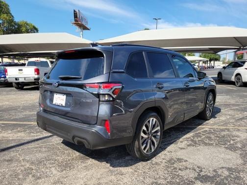 2025 Subaru Forester TOURING