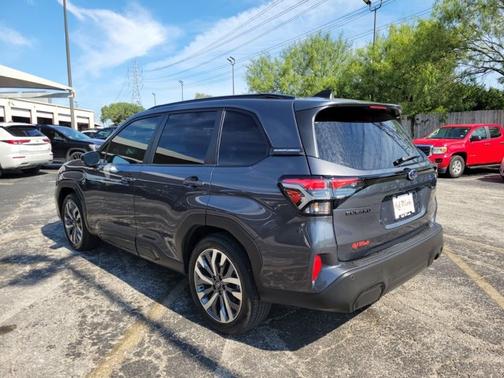 2025 Subaru Forester TOURING