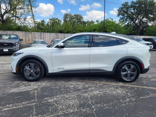 2021 Ford Mustang Mach-E SELECT