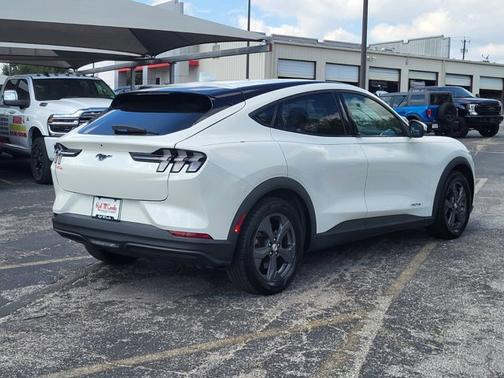 2021 Ford Mustang Mach-E SELECT