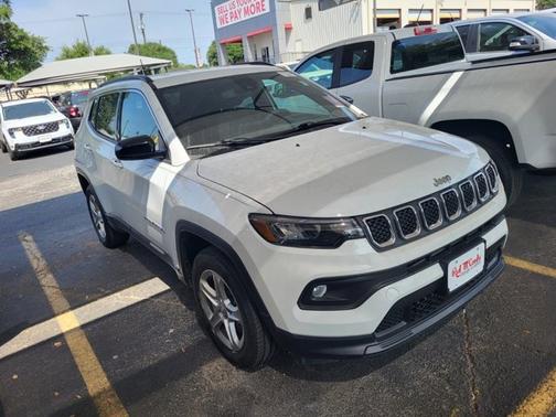 2024 Jeep Compass LATITUDE