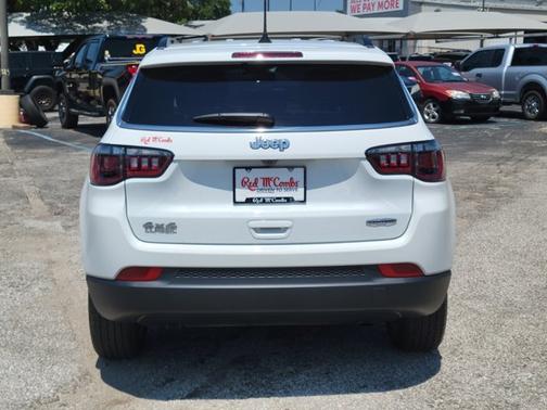2024 Jeep Compass LATITUDE